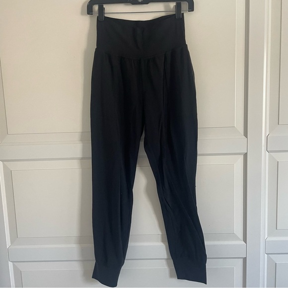 Athleta Black Salutation High Rise Jogger Athletic Pants 20623 - Picture 3 of 12
